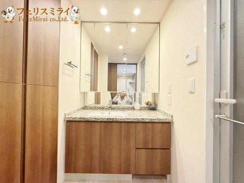 ジオ西神中央の洗面所|■現地写真■
朝の身支度もしやすい大きな洗面台となっております♪