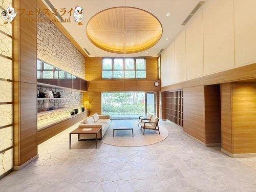 ジオ西神中央のその他|■現地写真■
ジオ西神中央のロビーの天井は高く、高級感がございます♪