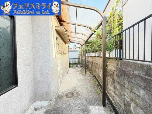三木市自由が丘本町１期の庭|■現地写真■
お庭スペースには一部屋根もあり、お洗濯も干せます◎