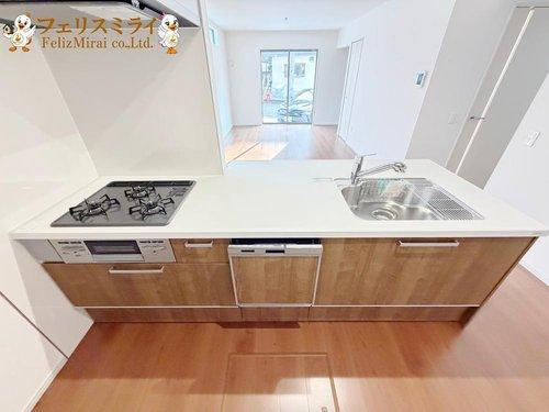 Terrechez　明石市魚住町１６期（西岡）　全１棟のキッチン|■現地写真■
天板の広いキッチン♪