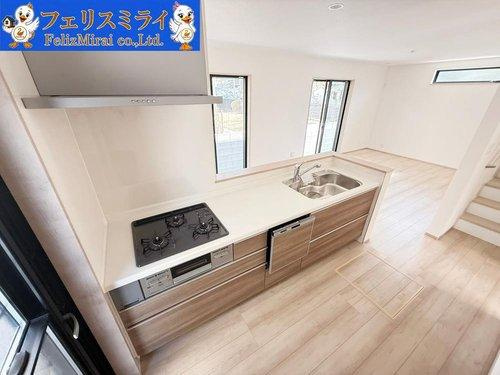 　のキッチン|■現地写真・A号棟■
広さがあるキッチンでございます。
お料理もしやすい広さとなっております♪