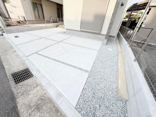 Terrechez　神戸市北区小倉台３期　全１棟の駐車場|■現地写真■
３～４台ゆったり駐車できます♪