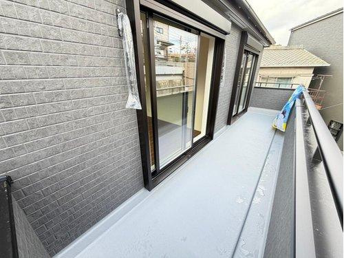 　の内装|■現地写真■
家族に優しい手すり付き階段♪手すりには安全のほかにも身体への負担の軽減という大きな役割があります♪