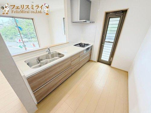 　のキッチン|■現地写真・C号棟■
家族のコミュニティスペースです♪カウンターキッチンからお子様の様子も見れるので安心ですね♪