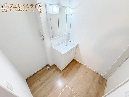 Terrechez　加古郡稲美町中村１期　全３棟の前面道路含む現地写真|■現地写真・１号棟■
広々間口♪充実の保証内容◎