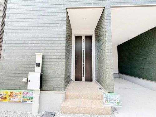 Terrechez　神戸市垂水区清水が丘１期　全６棟の玄関|■現地写真■
ZEH水準♪
既存の住宅と比較して約２０％光熱費を削減出来ます♪