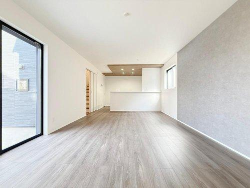 Grafare　神戸市北区若葉台　１棟のキッチン|■現地写真■
天板の広いキッチン♪