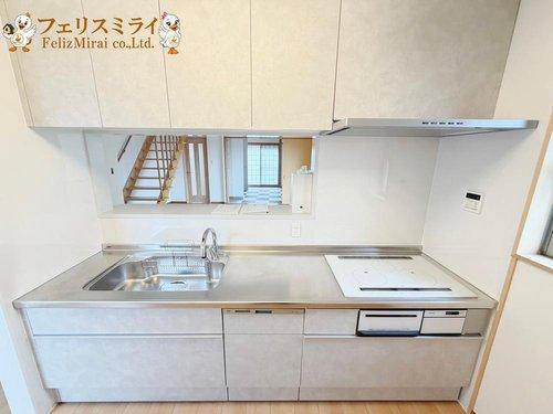 神戸市垂水区舞子坂３丁目のキッチン|■現地写真■
天板の広いキッチン♪
食洗器標準装備です♪