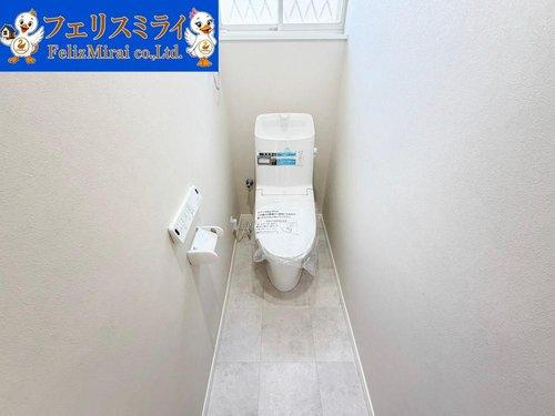 明石市魚住町清水２３９５－１９６のトイレ|■現地写真■
節水ウォシュレット♪便ふたオート開閉で清潔＆快適です♪節水機能もありお掃除楽々凸凹も少ないです♪