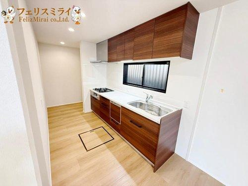 明石市朝霧台３７７６－１１０のキッチン|■現地写真■
キッチン周りの収納充実で、使いやすく快適な空間を実現♪