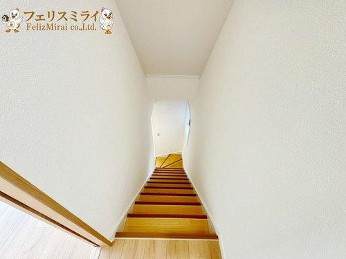 明石市田町２丁目３－８の内装|■現地写真■
明るい階段です♪