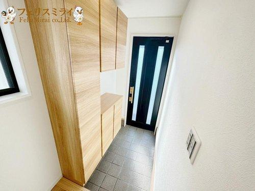 明石市田町２丁目３－８の玄関|■現地写真■
たっぷり収納できるシューズボックス♪