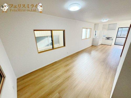 明石市田町２丁目３－８の居間・リビング|■現地写真■
１５帖のLDK◎