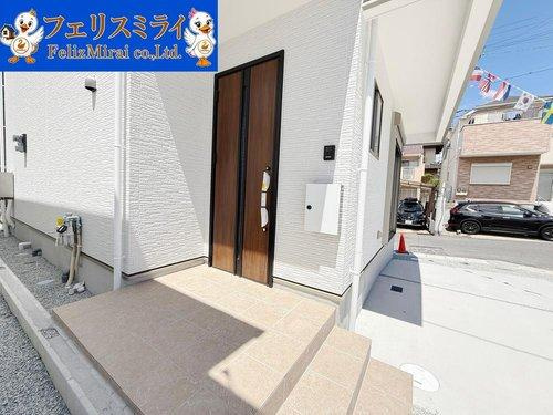 Terrechez　神戸市垂水区桃山台２期　全２棟の玄関|■現地写真　２号棟■
ZEH水準♪
既存の住宅と比較して約２０％光熱費を削減出来ます♪