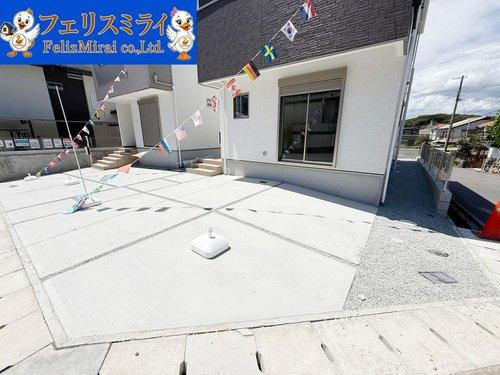 Terrechez　神戸市垂水区桃山台２期　全２棟の駐車場|■現地写真　２号棟■
普通車駐車２台可♪