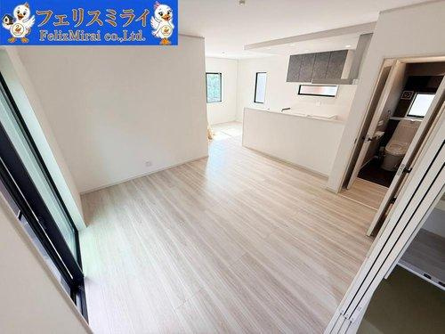 明石市松が丘３丁目　全２棟の居間・リビング|■現地写真・B号棟■
家具の配置をご想像下さい♪