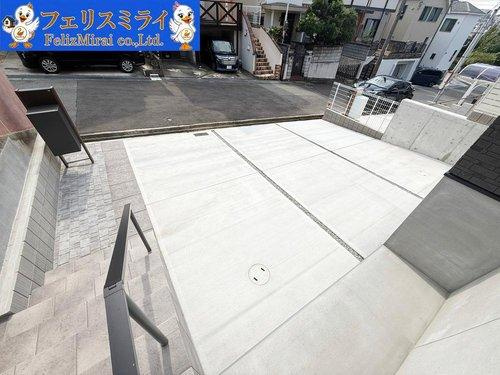 明石市松が丘３丁目　全２棟の駐車場|■現地写真・B号棟■
◎本日ご見学可能です♪
◎当社限定！ご成約特典キャンペーン実施中♪
◎住宅ローンに自信有♪
◎地元スタッフが対応致します♪