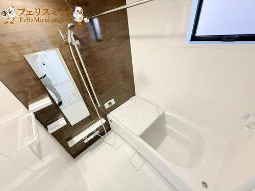 明石市大久保町江井島　全１棟の浴室|■現地写真■
1坪タイプの浴室♪
浴室暖房乾燥機も標準設置！