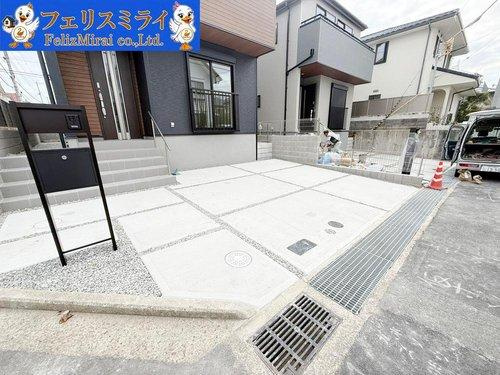 Livele Ｇａｒｄｅｎ　神戸市西区竹の台７期の駐車場|■現地写真・２号棟■
お車は並列で停める事が可能でございます♪