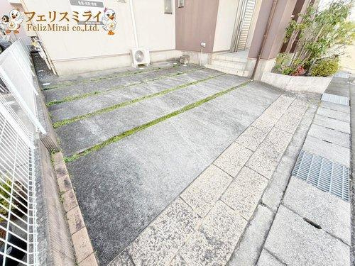 加古川市平岡町一色西１丁目１番４の駐車場|■現地写真■
お車は２台駐車可能です♪