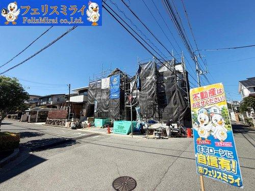 神戸市垂水区神陵台９丁目　全２棟の前面道路含む現地写真|■現地写真■
お車２台、駐車可能です♪