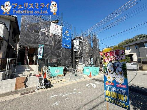 神戸市垂水区神陵台９丁目　全２棟の外観|■現地写真■
スマートキー対応の玄関ドア♪
宅配ボックスも完備♪
耐震等級は国内最高等級の３取得♪
長期優良住宅♪