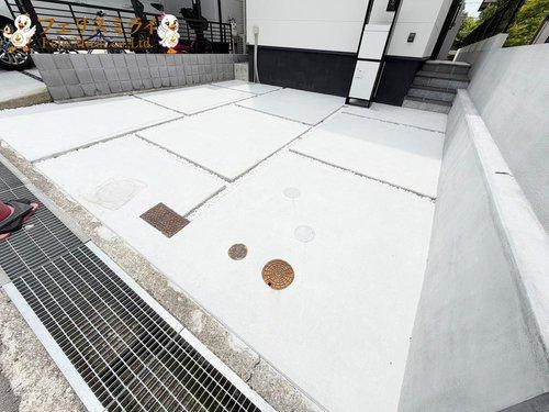 神戸市須磨区北落合４丁目　全１棟の駐車場|■現地写真■
お車2台並列で駐車可能♪