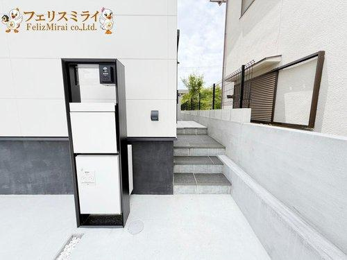神戸市須磨区北落合４丁目　全１棟の玄関|■現地写真■
宅配ボックス完備♪