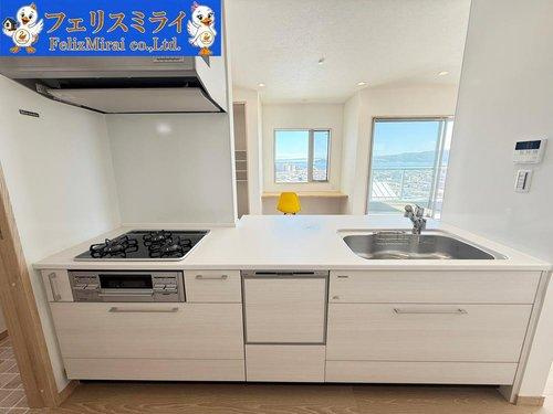 神戸市垂水区西舞子９丁目のキッチン|■現地写真■
天板の広いキッチン♪食洗器完備！
