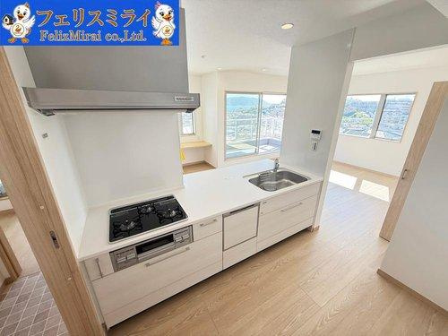 神戸市垂水区西舞子９丁目のキッチン|■現地写真■
飽きのこない、白を基調としたキッチン♪