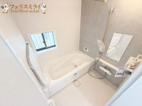 　の浴室|■現地写真・B号棟■
浴室暖房乾燥機付きの広々バスルーム♪