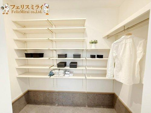 cecelaの家　神戸市垂水区小束山二丁目の玄関|■現地写真・１号棟■
憧れのシューズインクローク♪