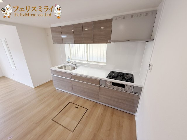 神戸市須磨区東白川台２丁目１８－3のキッチン|広いキッチンで掃除もラクラク