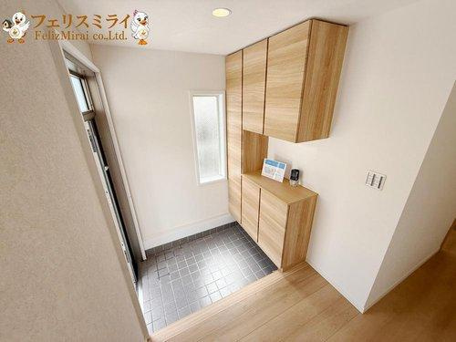 神戸市須磨区東白川台２丁目１８－２の玄関|■現地写真■
綺麗な玄関♪