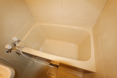 【浴室】 | ホワイトボックス | ※同タイプの写真となり、実際のお部屋とは異なる場合があります