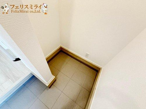 LiGNAGE　神戸市西区玉津町今津２５－１期の玄関|■現地写真■
SIC♪
ベビーカーやゴルフバッグの保管はもちろん、さっと羽織れる上着等を置いておくと便利です◎