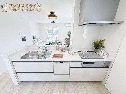 LiGNAGE　神戸市西区玉津町今津２５－１期のキッチン|■現地写真■
天板が広いキッチン♪
お料理が捗ります♪