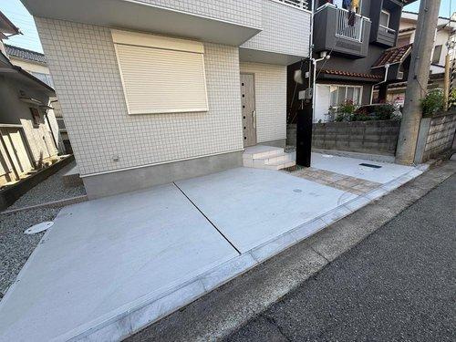加古川市加古川町稲屋２２０-１１の駐車場|■現地写真■
普通車１台と軽自動車１台駐車可能♪