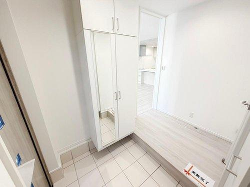 加古川市加古川町稲屋２２０-１１の玄関|■現地写真■
たっぷり収納できるシューズボックス♪