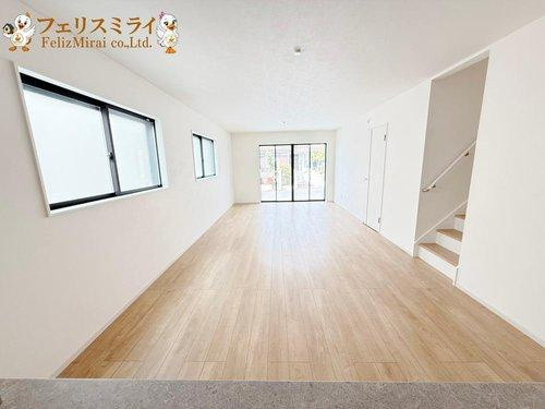 Terrechez　神戸市西区竹の台１期の居間・リビング|■現地写真・３号棟■
家具の配置をご想像下さい♪