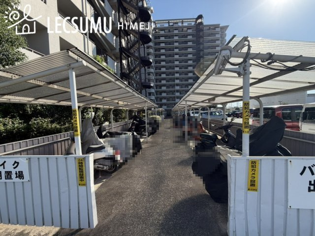 ネオハイツ姫路アメティ228の駐輪場