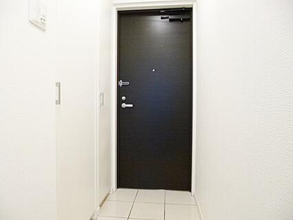 LA.XEBEC東十条の玄関