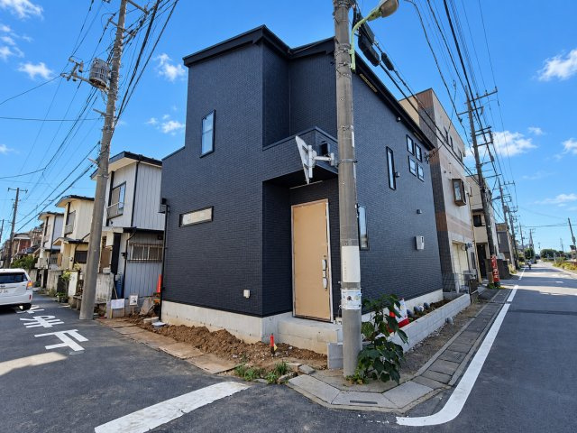 三郷市　戸ケ崎　新築戸建　全1棟 の前面道路含む現地写真|前面道路含む現地写真です