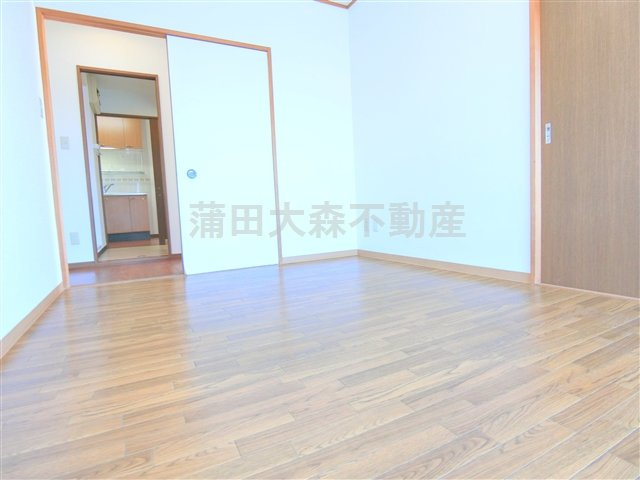 ベルデ南馬込の内装|洋室　玄関脇