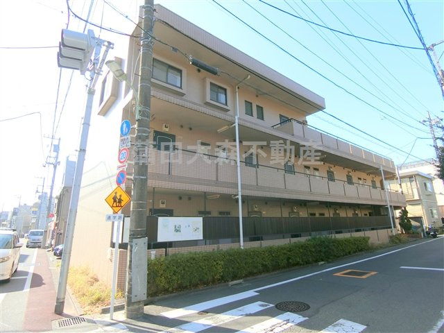 ベルデ南馬込の外観|1995年10月築　RC鉄筋コンクリート造地上3階建て
東京都大田区南馬込5丁目　都営浅草線西馬込駅最寄り徒歩8分