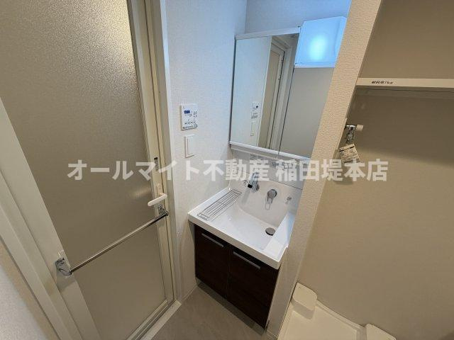 狛江市岩戸北４丁目の賃貸マンションの洗面所