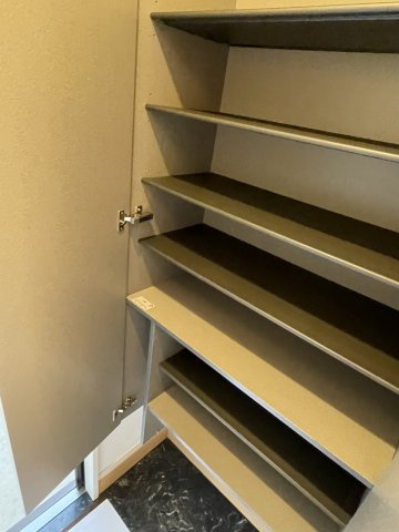 多摩市関戸２丁目のアパートの収納