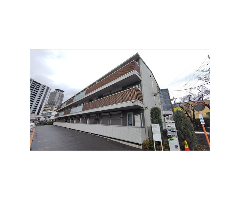多摩市関戸２丁目のアパートの外観