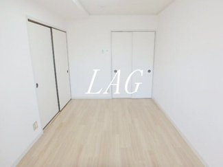 【居間・リビング】 | マリクレエル六の坂 | 洋室のお部屋です。