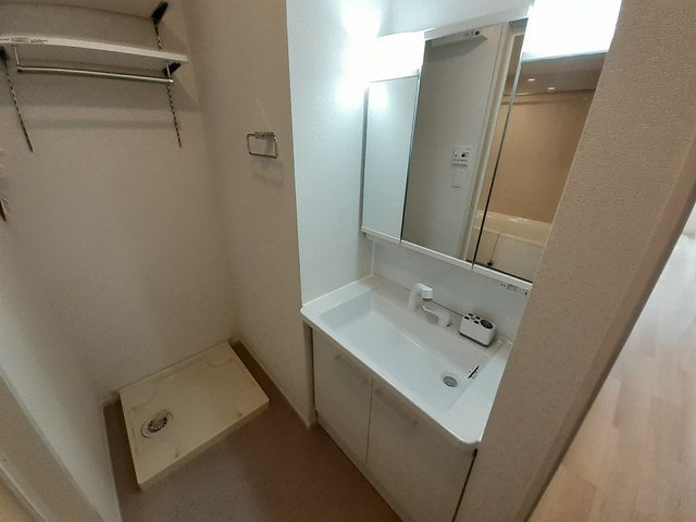 朝倉郡筑前町中牟田のアパートの洗面所|忙しい朝には欠かせない洗面所です